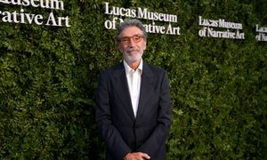 Kontrakt na miliard lat, scjentologia i awantury na planach. Chuck Lorre przerywa milczenie