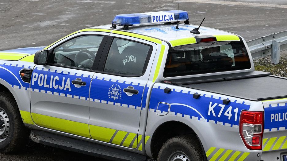 policjaDarek Delmanowiczblokada, import zbo�a, maszyna rolnicza, maszyny rolnicze, pikieta, policja, protest, przywo�enia, przywo�enie, przywo�eniu, radiow�z, rolnik�w, sprowadzania, sprowadzanie, sprowadzaniu, sprzeciw, wozy policyjne, w�z policyjny, wwozu, ww�z, zablokowanie, zbo�e