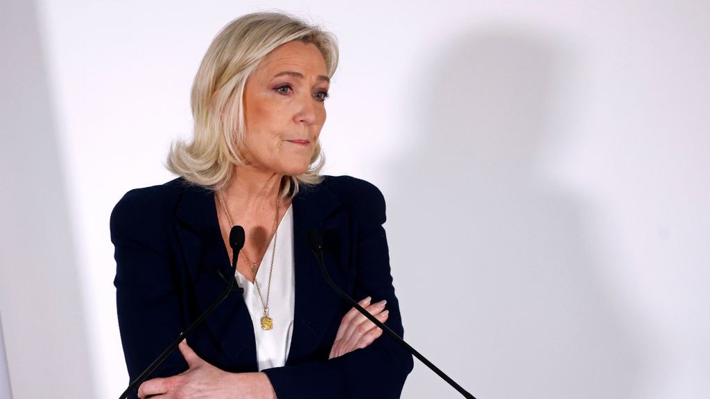 Marine Le Pen, Head Of French Far-Right Political Party Rassemblement National Greets The Press
Chesnot