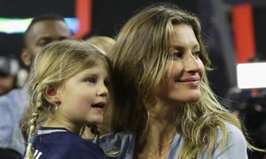 13-letnia córka Gisele Bündchen wyrasta na jej KLONA. Genów się nie wyprze? (FOTO)