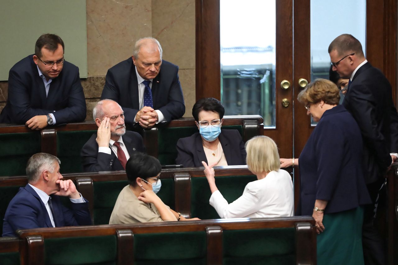 "Bezkarność urzędników". Ryszard Terlecki: projekt noweli będzie wycofany