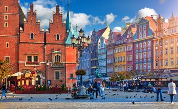 Pogoda we Wrocławiu. Prognoza na środę 20 maja. Umiarkowane chmury, możliwy przelotny deszcz