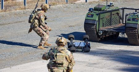 Rosja ma werbować europejskie gangi. Na celowniku fabryki broni