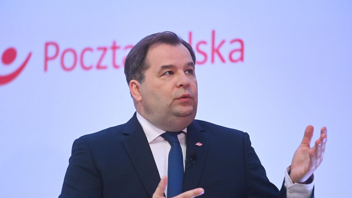 Prezes Poczty Polskiej Sebastian Mikosz 