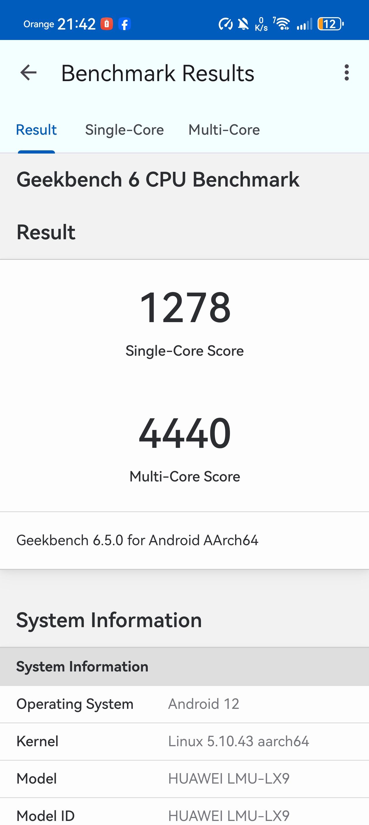 Aktywowanie trybu wydajności podnosi nieznacznie rezultaty w benchmarkach, ale nie jest wskazane w przypadku codziennego użycia, gdyż nagrzewanie się urządzenia nie rekompensuje przyrostu wydajności.