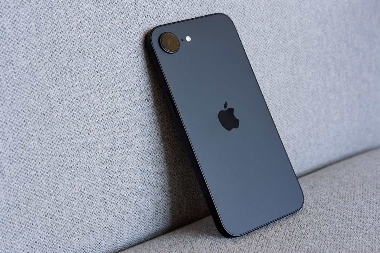 Używany iPhone czy nowy model? W przypadku sklepu GradeUP różnica jest mniejsza niż myślisz