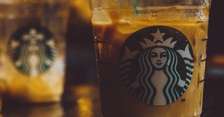 Starbucks oddaje większość udziałów w Chinach. Amerykański gigant stawia na lokalnego partnera, by przetrwać rywalizację z chińskimi markami
