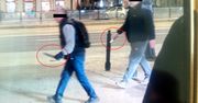 Ojciec z synem podźgali mężczyznę na Marszałkowskiej. Usłyszeli zarzuty
