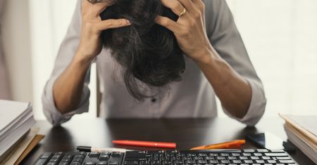 Najczęstsze błędy językowe Polaków w internecie. Sprawdź, czy też je popełniasz