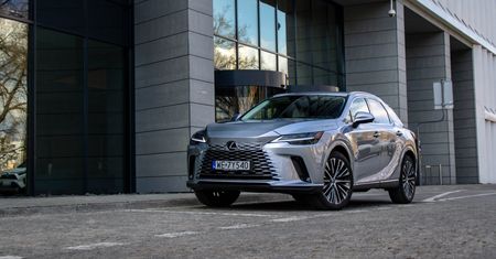 Test: Lexus RX 350h – wydoroślał, ale i tak to spalaniem robi największe wrażenie