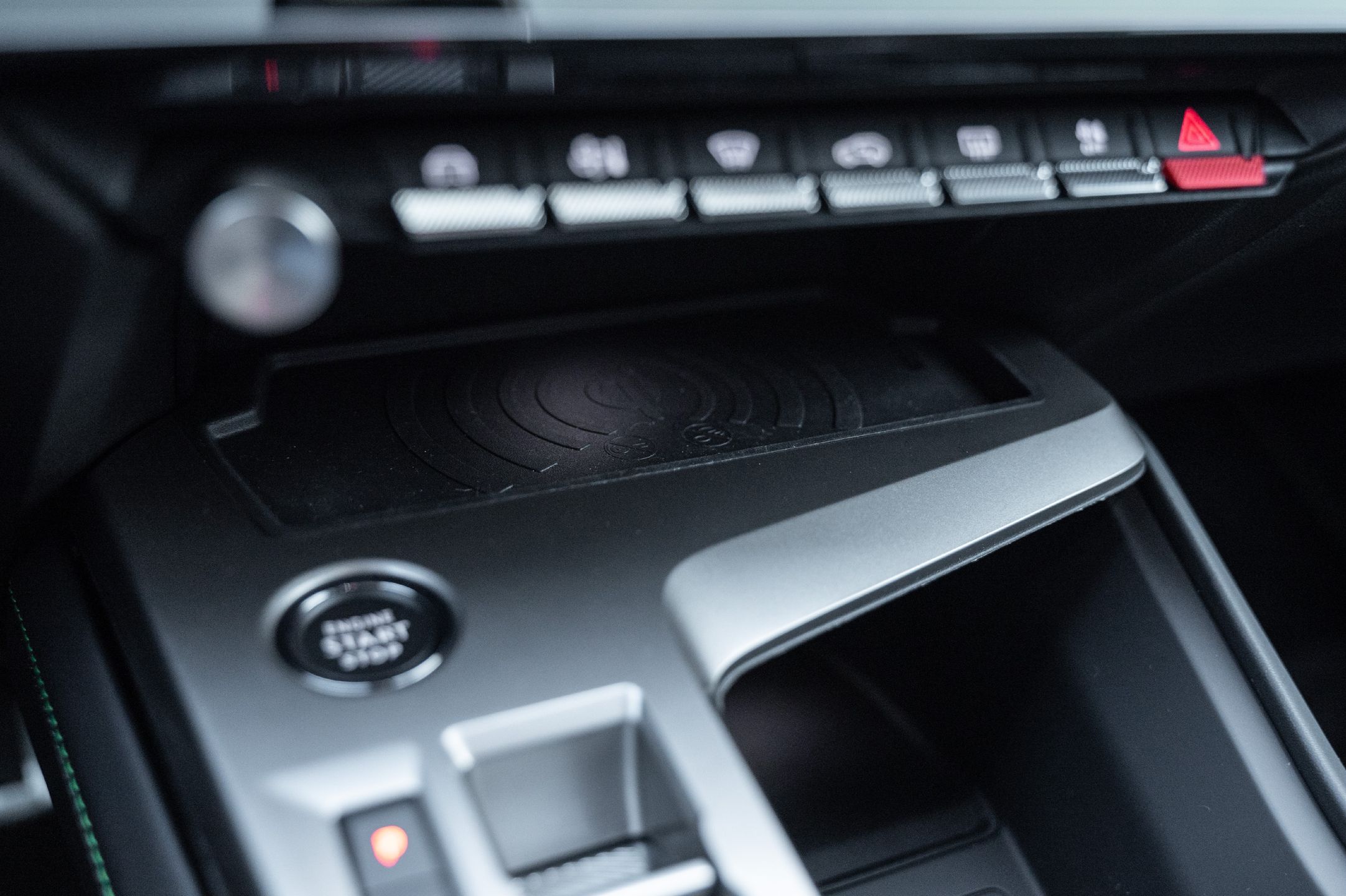 Peugeot 408 Hybrid 145