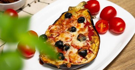Bakłażan a'la pizza zaskakuje smakiem. Szybko przekonasz się do warzyw