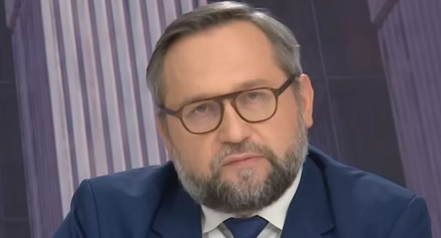 Były dziennikarz Onetu w Republice. Będzie miał program