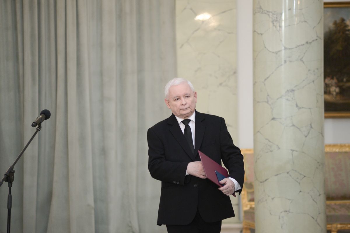 Powołany na stanowisko wicepremiera Jarosław Kaczyński podczas uroczystości w Pałacu Prezydenckim w Warszawie