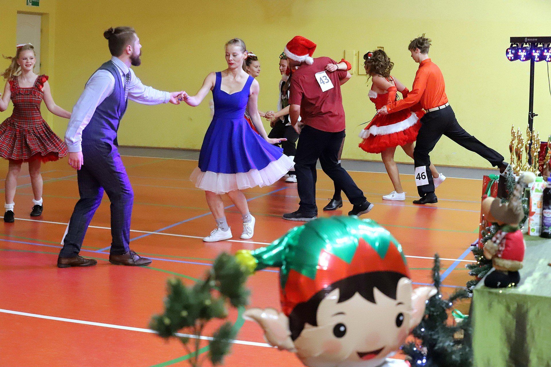 We Wrocławiu trwa mikołajkowy maraton taneczny