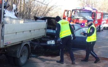 Nie miał uprawnień. Rozbił Volkswagena. Wieści o stanie 4-latka