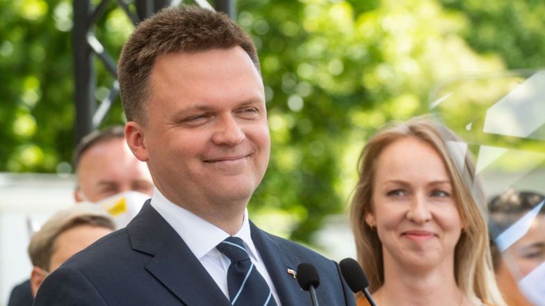 Szymon Hołownia opublikował zdjęcie z żoną i niespełna tygodniową córką