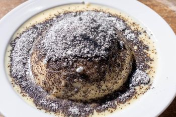 Przepis przywiozłam z Wiednia. Mak aż strzela pod zębami