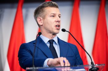 Panika węgierskich oligarchów. Magyar: Oto co robią z pieniędzmi