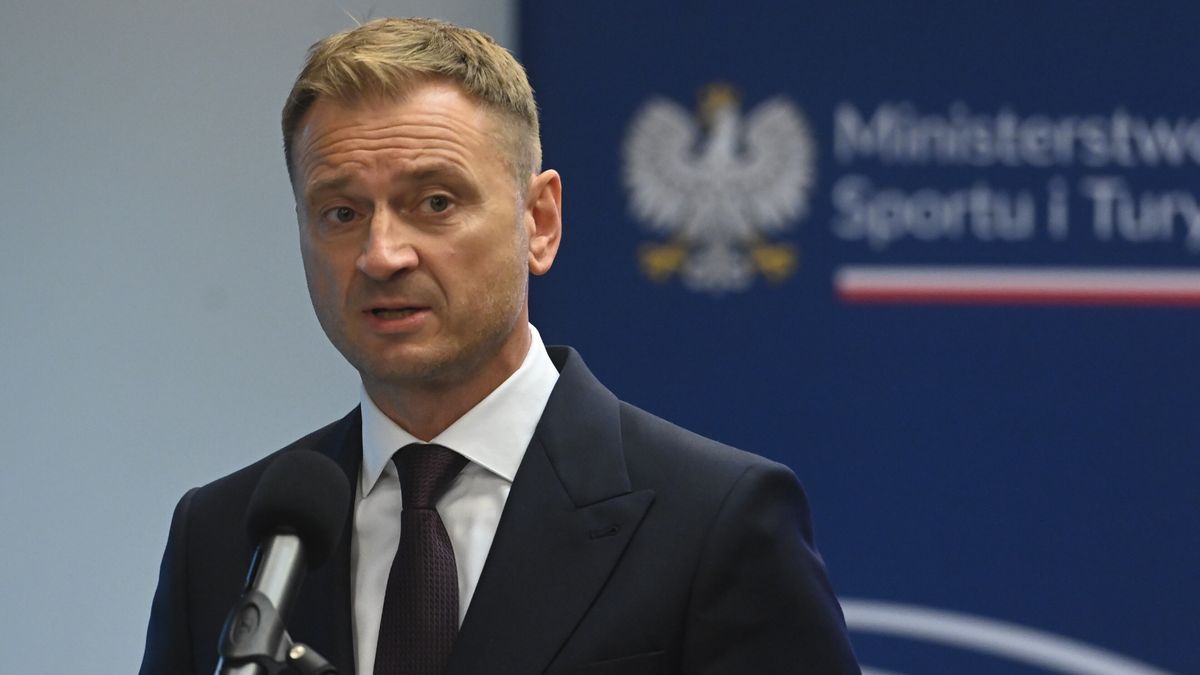 Minister sportu i turystyki S�awomir Nitras
Warszawa, 21.08.2024. Minister sportu i turystyki S�awomir Nitras podczas konferencji prasowej dot. podsumowania Igrzysk XXXIII Olimpiady Pary� 2024, 21 bm. w Warszawie. (gj) PAP/Piotr Nowak
Piotr Nowak
IO Pary� 2024, IO2024, konferencja ministra sportu i turystyki, letnia olimpiada, Pary�2024, podsumowanie igrzysk, XXXIII Letnie Igrzyska Olimpijskie w Pary�u, polityk, polityka