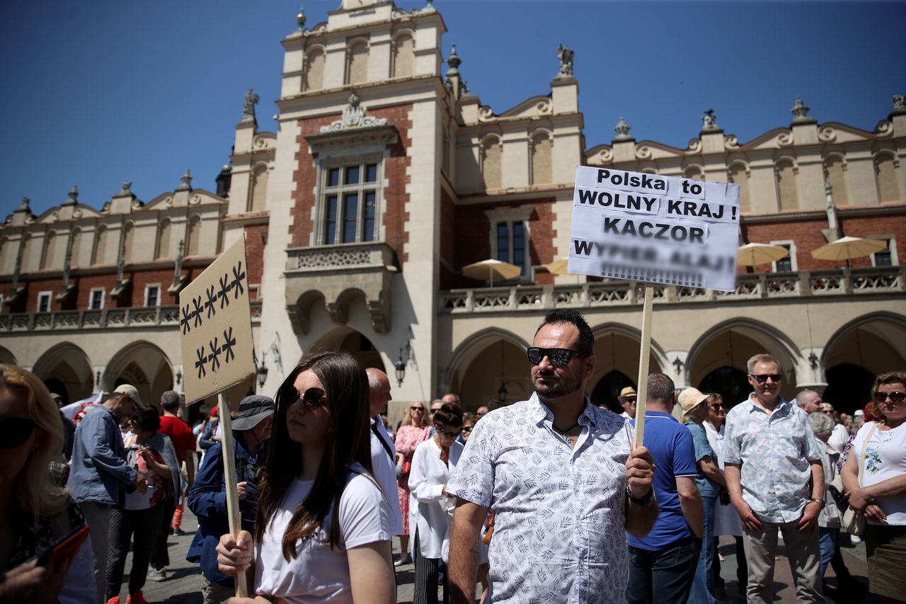 Uczestnicy Marszu Wolności w Krakowie