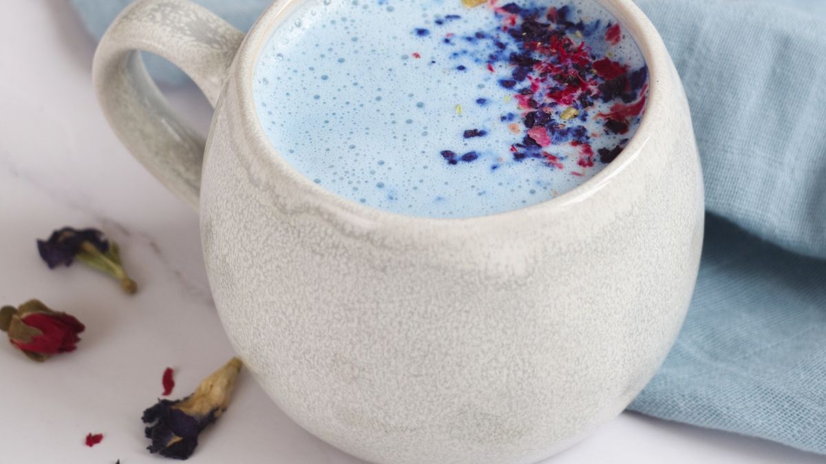 Aromatyczne mleko księżycowe z dodatkiem lawendy