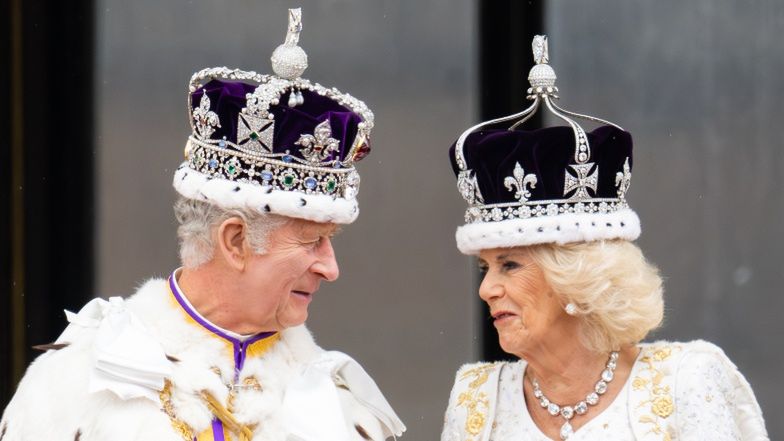 Pałac publikuje pierwsze oficjalne portrety króla Karola III i królowej Camilli po koronacji (ZDJĘCIA)