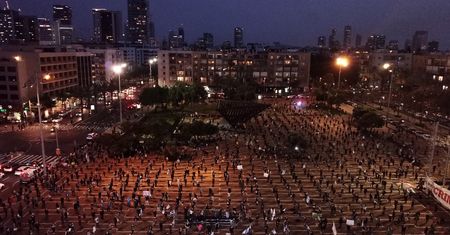 Niezwykła manifestacja w Izraelu. Zachowali zalecany dystans