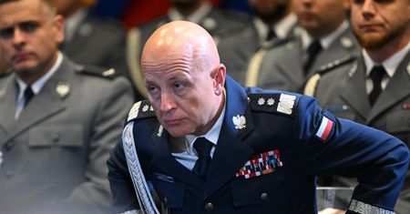 Ile naprawdę zarabia "komendant od granatnika"? Znamy kwotę