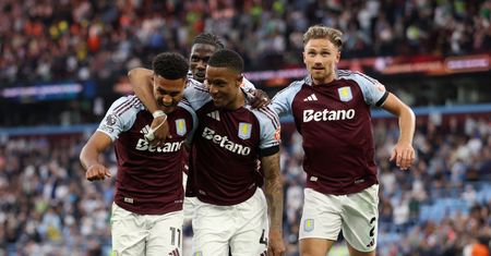 Aston Villa triumfuje nad Tottenhamem. Matty Cash błyszczy na boisku