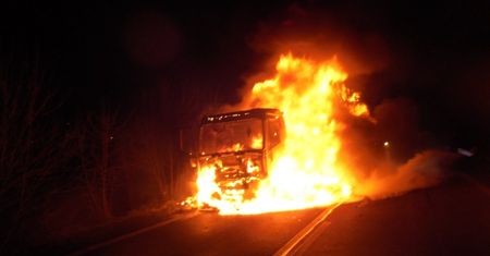 W nocy spłonęła ciężarówka na Drodze Krajowej nr 9 w miejscowości Kunów