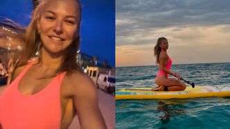 Odziana w różowy kostium kąpielowy Anna Lewandowska wita nowy dzień na SUP-ie