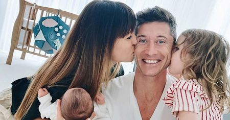 Robert Lewandowski chwali się rodzinnym zdjęciem: "Moje dziewczyny"