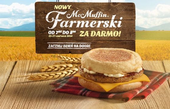 McDonald’s budzi klientów w reklamach darmowych McMuffinów Farmerskich (wideo)
