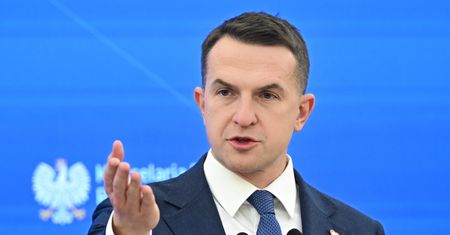 "Młode Polki" krytykujące UE. Jest reakcja rządu na nagrania AI
