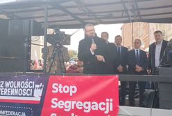 Warszawa. Marsz Wolności i suwerenności Konfederacji. Z hasłem "Stop segregacji sanitarnej"