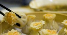 Najbardziej absurdalne podatki na świecie. Za grilla, dzień bez konfliktu, albo życie bez ślubu
