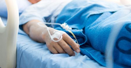 Hipokaliemia może dotyczyć większości chorych na COVID. "Ta pozornie niewinna przyczyna – niedobór potasu – może doprowadzić do poważnych powikłań"