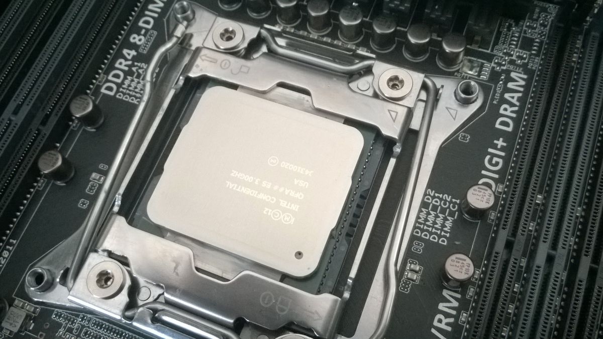 Fortis 2 XE1226 – ciche, wydajne i tanie chłodzenie procesora [test] 1