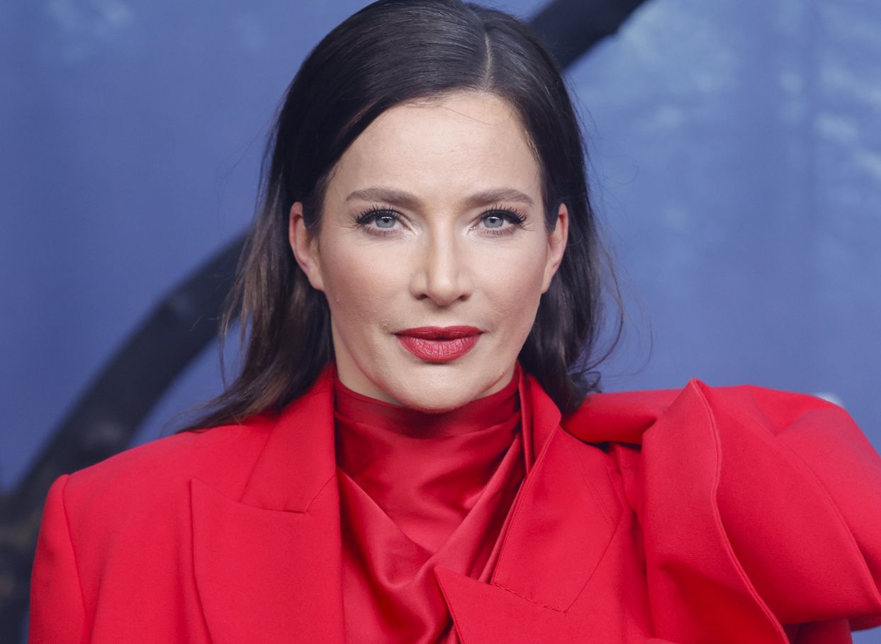 W takim stroju poprowadziła "DDTVN". Trudno oderwać wzrok