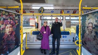 Bielsko-Biała: Mobilna galeria sztuki kursuje na miejskich liniach