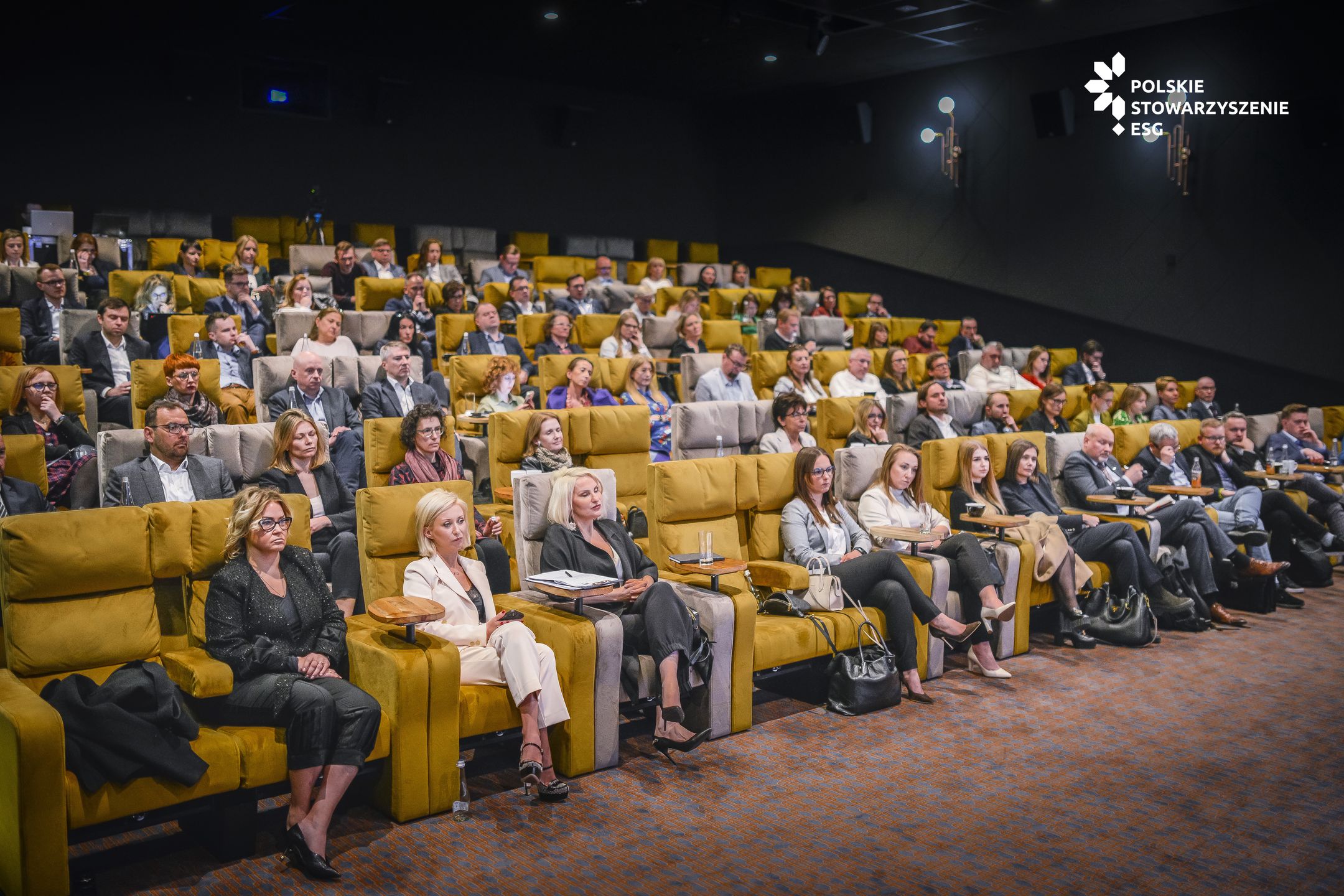   ESG FORUM Go To The Future