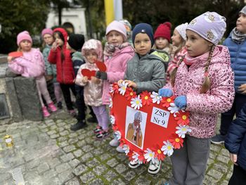 Bełchatów: Dni Papieskie. Serduszka dla papieża od przedszkolaków