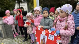 Bełchatów: Dni Papieskie. Serduszka dla papieża od przedszkolaków