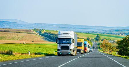 Wypchną ciężarówki z Dieslem z dróg? Pomóc mają "zielone" korytarze przecinające Europę