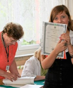 Kiedy wydanie świadectw maturalnych? O tym dniu powinni pamiętać maturzyści w 2025 roku