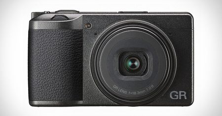 Kompaktowy kompakt APS-C z wysokiej półki - zapowiedź Ricoh GR III
