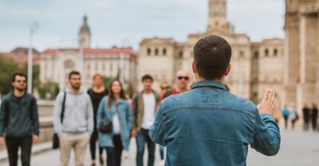 Ekspertka zdradza, jak zaoszczędzić. Jedna rzecz, którą musisz zrobić w podróży
