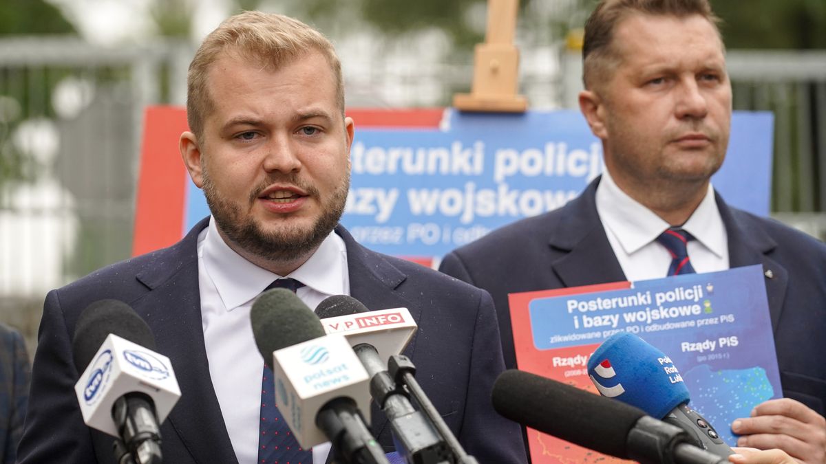 Przemys�aw Czarnek, Micha� Moskal
Lublin, 05.08.2023. Minister edukacji i nauki Przemys�aw Czarnek (P) i szef gabinetu politycznego wicepremiera Jaros�awa Kaczy�skiego Micha� Moskal (L) podczas briefingu prasowego na temat polityki obronnej kraju, 5 bm. w Lublinie. (sko) PAP/Karol Zienkiewicz
Karol Zienkiewicz
briefing, PiS, polityk, polityka, polityka obronna, prasowy, w lublinie