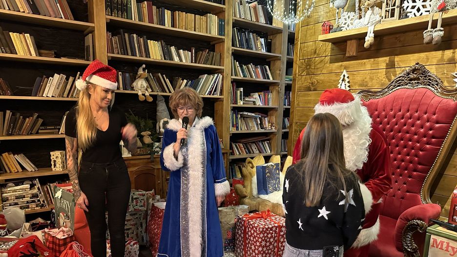 Sylwia Peretti odwiedziła Bałtów. Rozdawała paczki